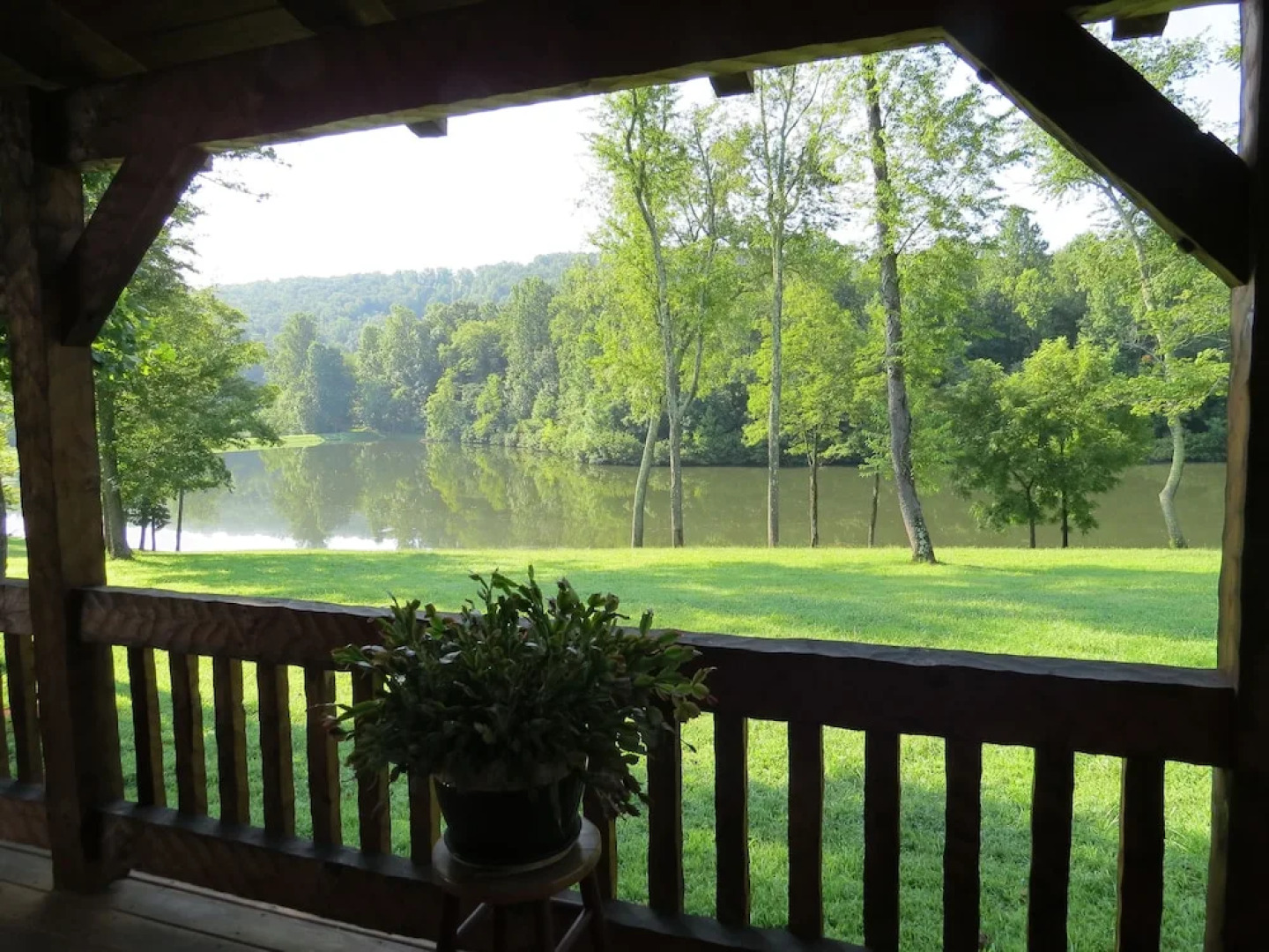 Southern Comfort Lakeside Cabin Resort
