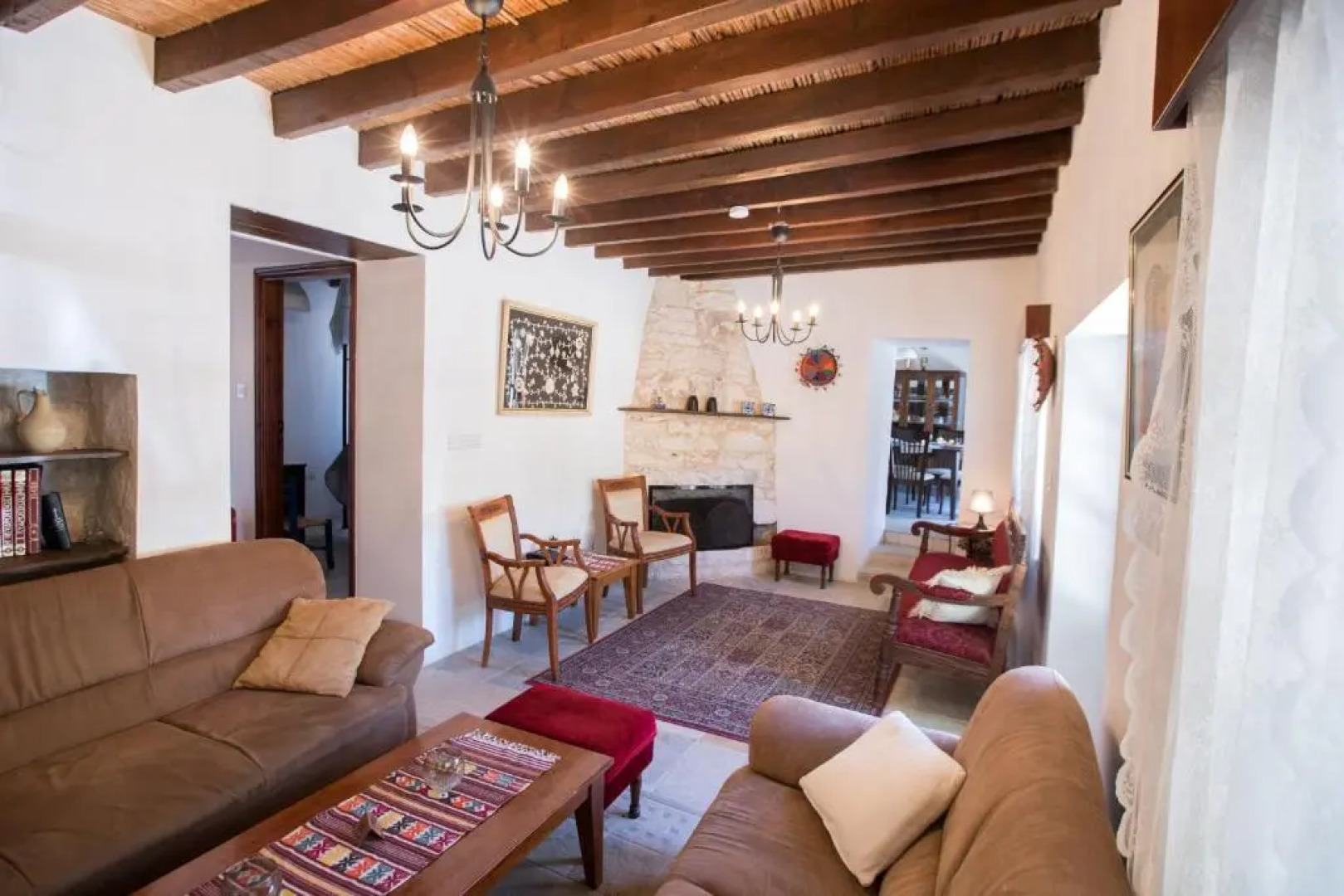 Droushia Corner House