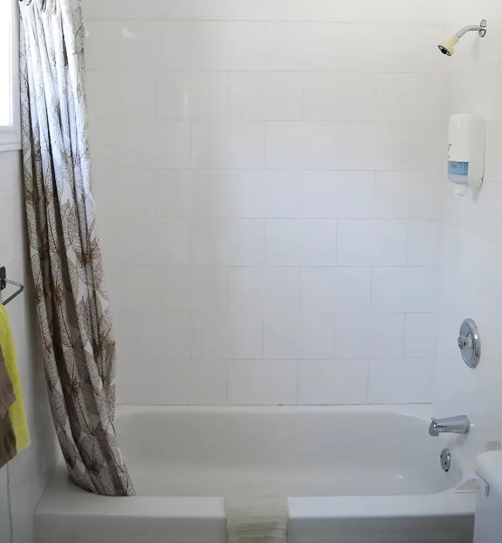 Lions Head Beach Motel & Cottages