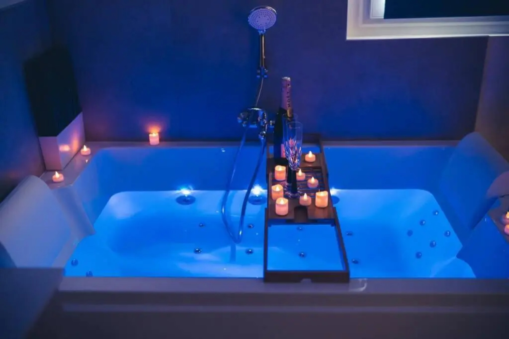 Mon Nid d'Amour - Jacuzzi Privatif - Centre Ville du Mans