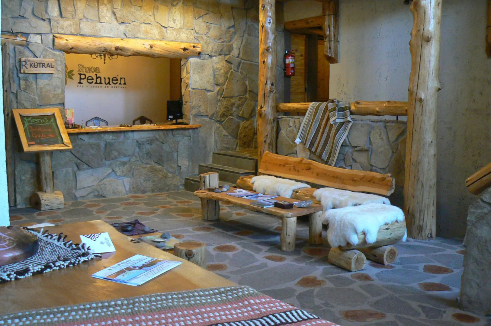 Ruca Pehuen Eco-Lodge De Montaña