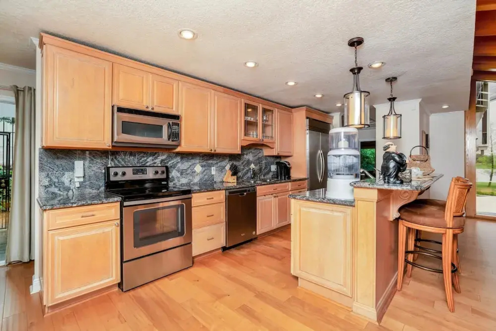 Ultimate 6 Bedroom 5 Bathroom On Bay Hill