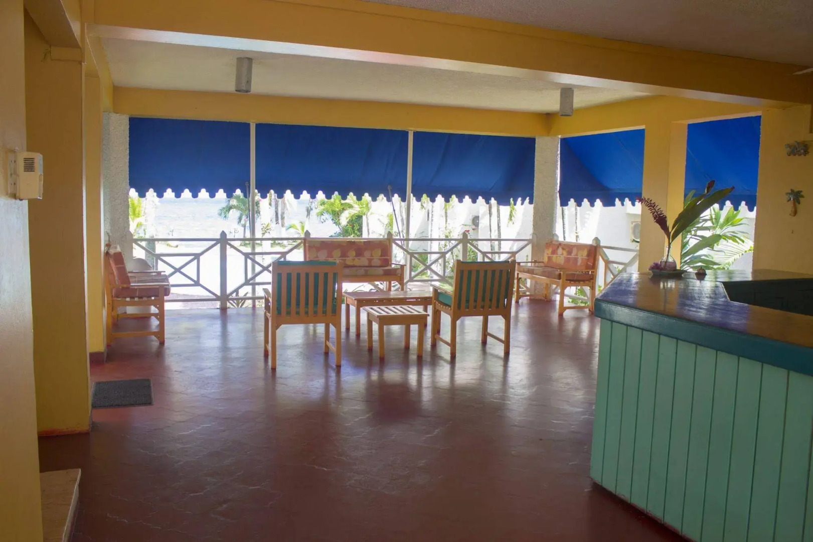 Chrisanns Beach Resort