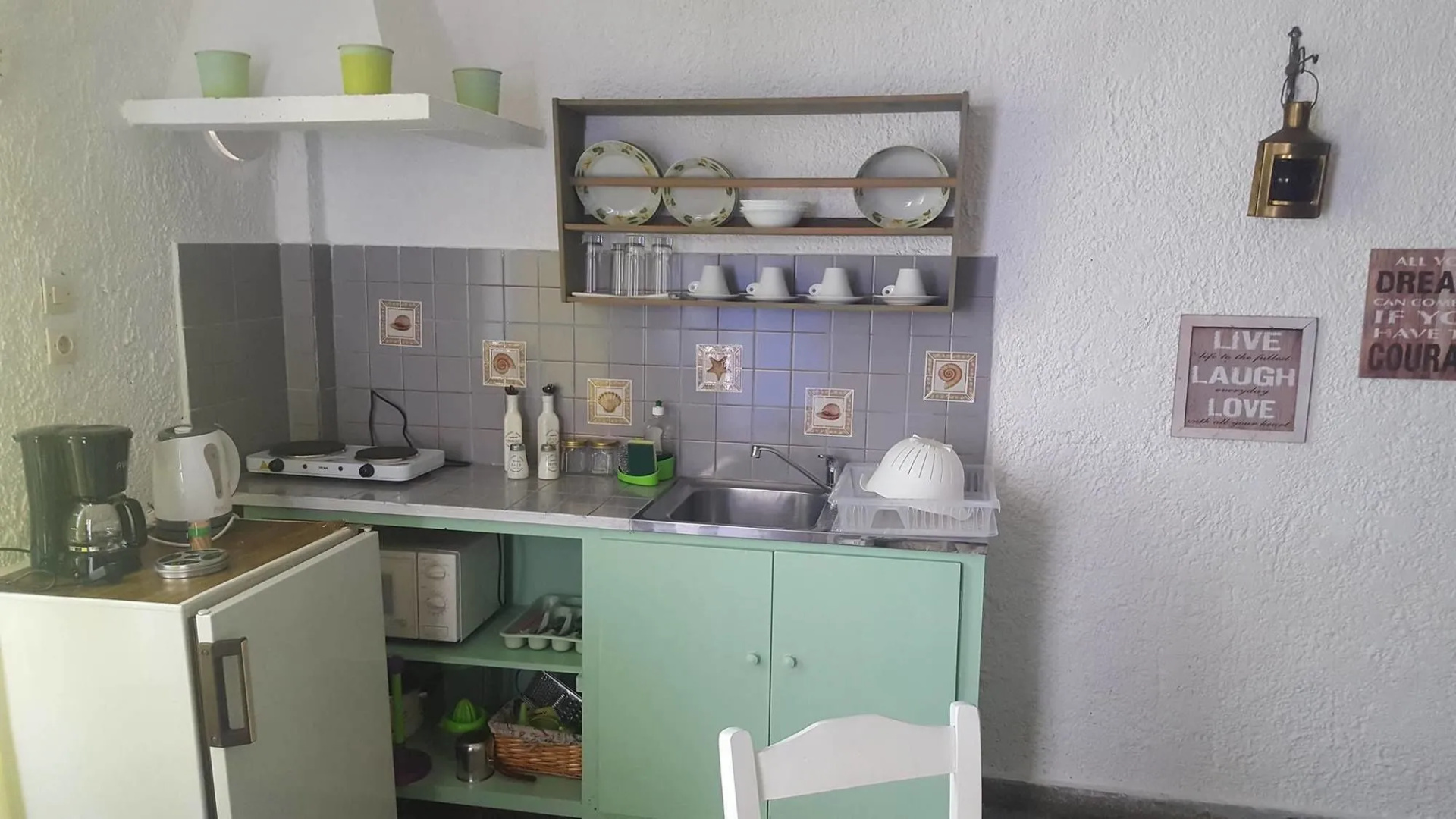 Mantos Rooms