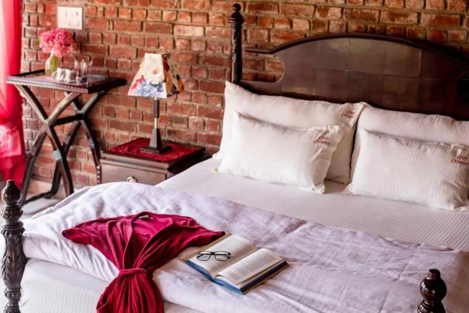 StayVista at Brickwood Hill with Outdoor Infinity Pool & Jacuzzi