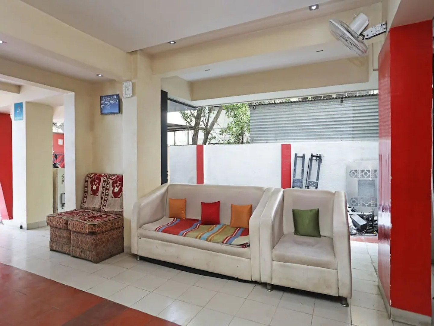 OYO 693 Hotel Ranjanas Hospitality