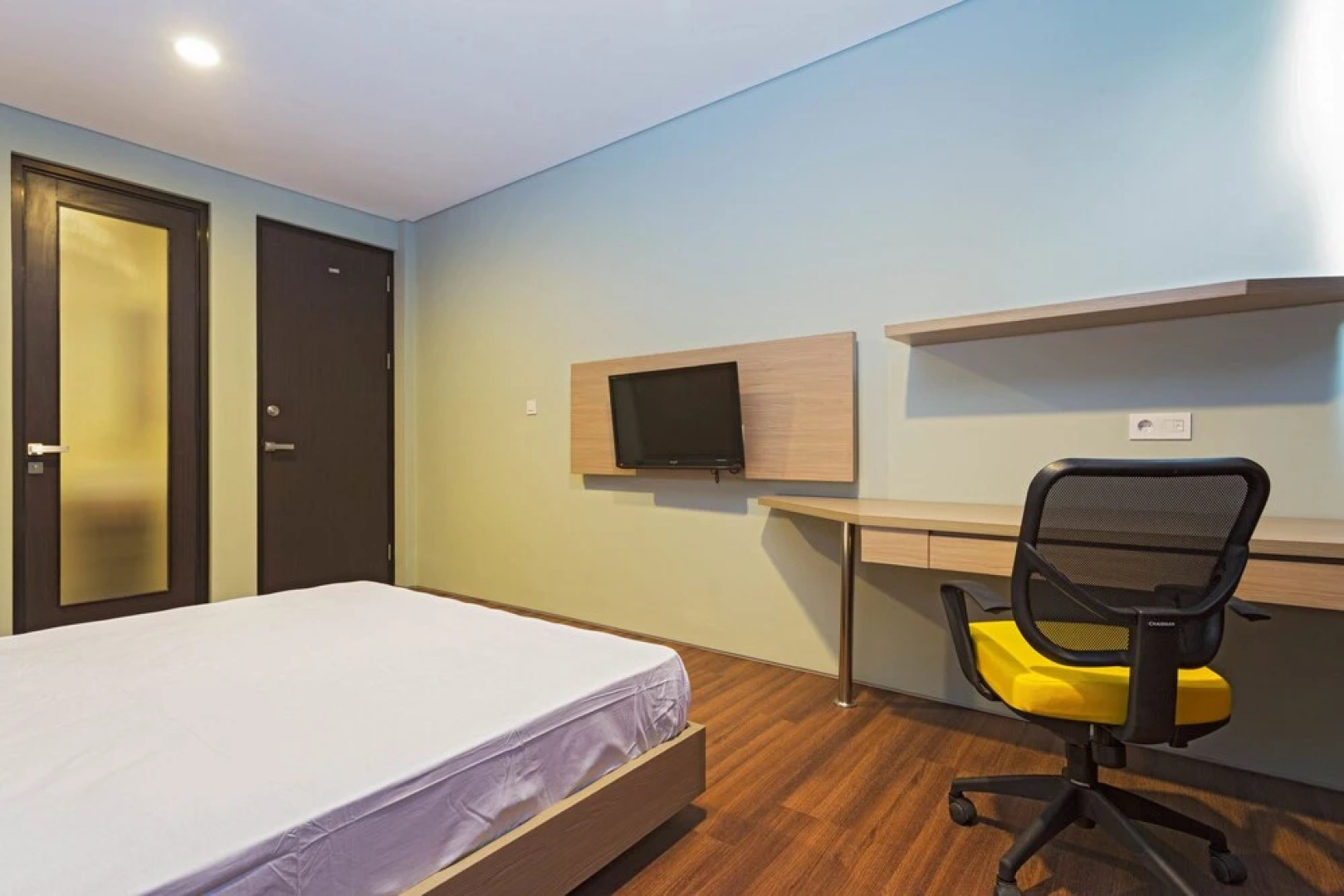 RedDoorz near Lippo Village