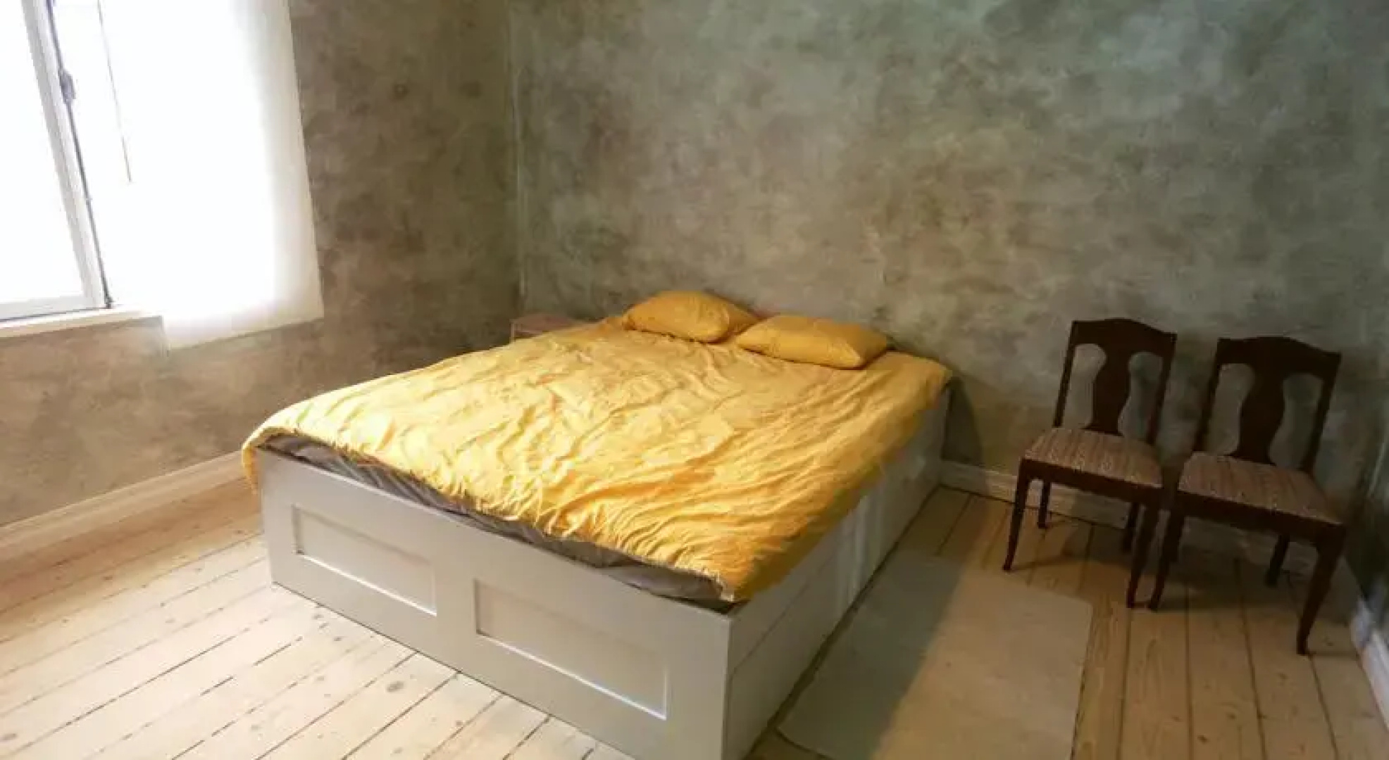 History Designer Flat