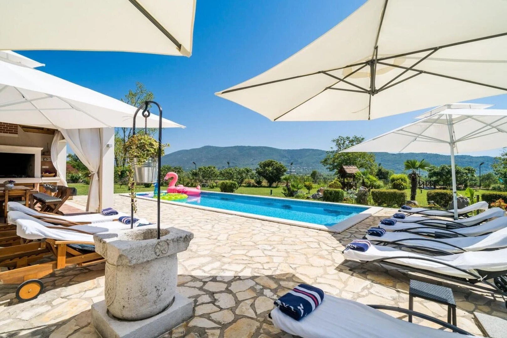 Awesome Home in Gruda with Outdoor Swimming Pool, Hot Tub & 4 Bedrooms