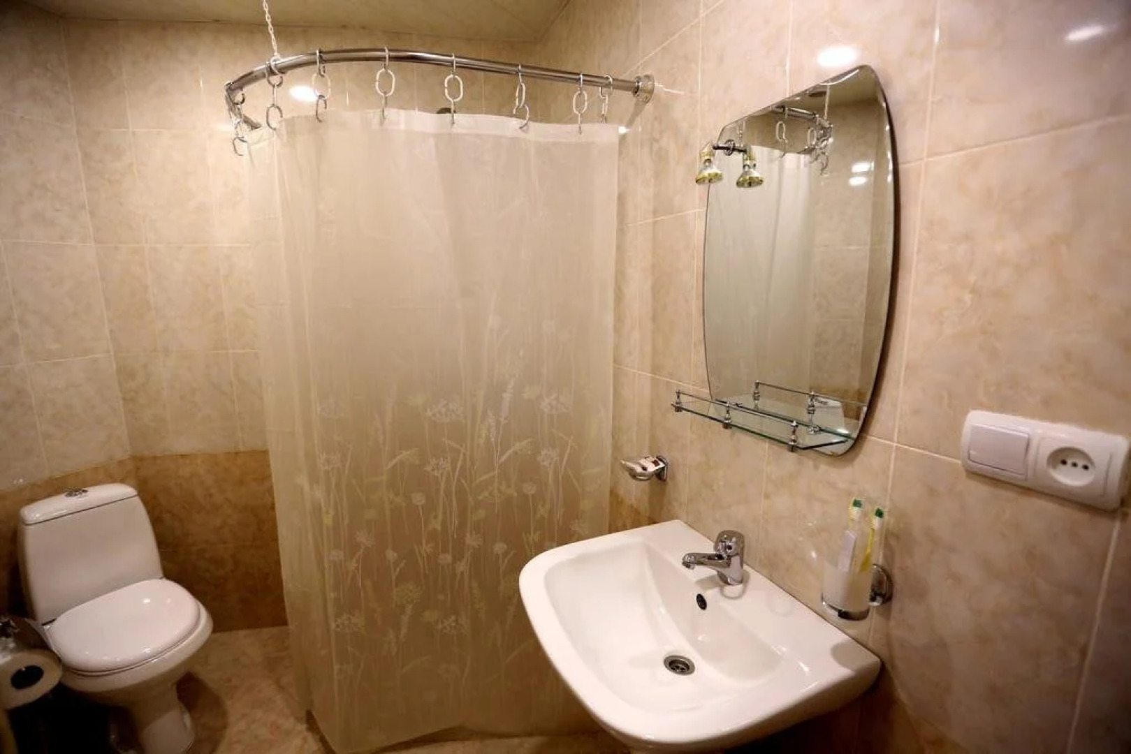 Амротс Отель