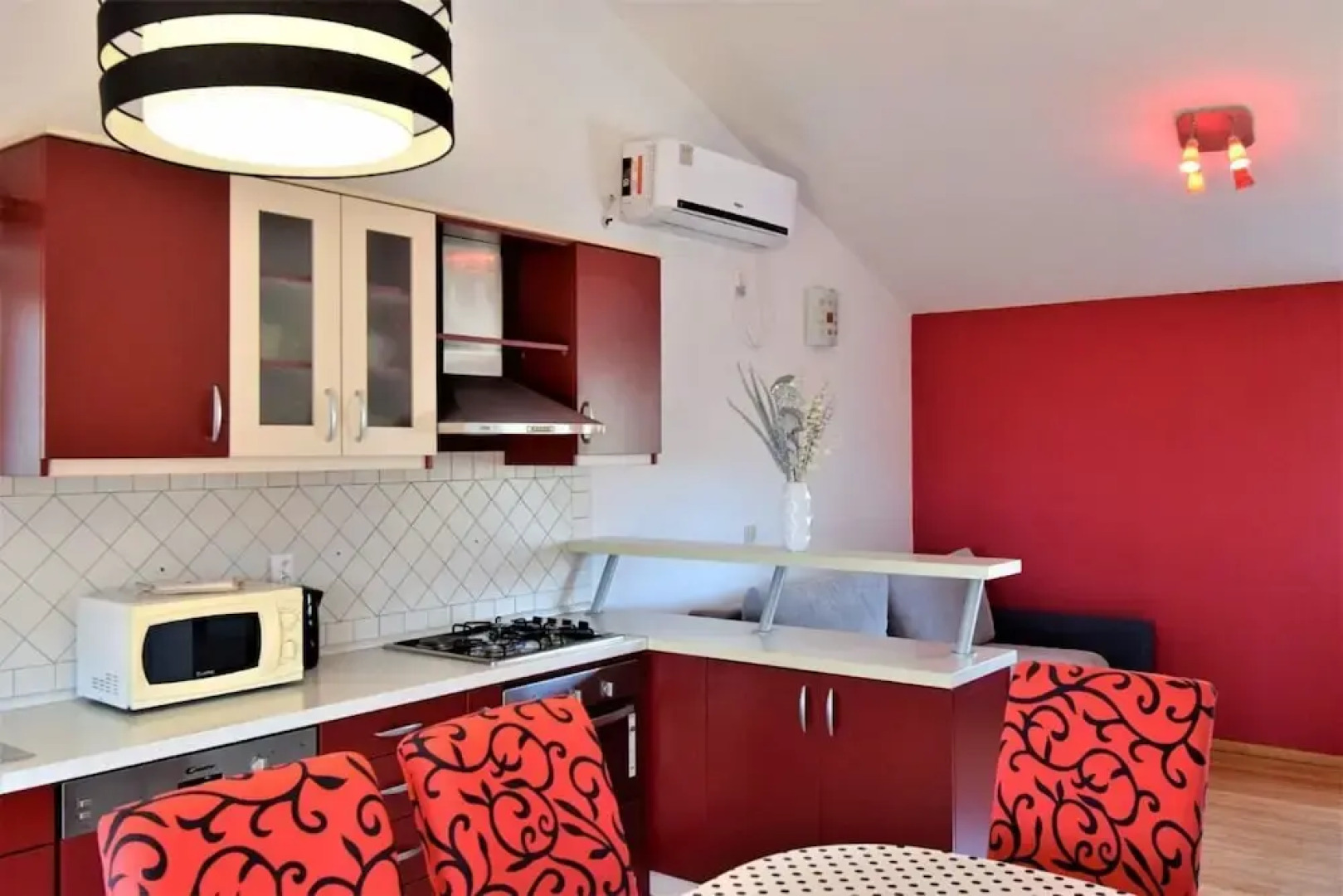 Pero - Free Parking - A2- Crveni