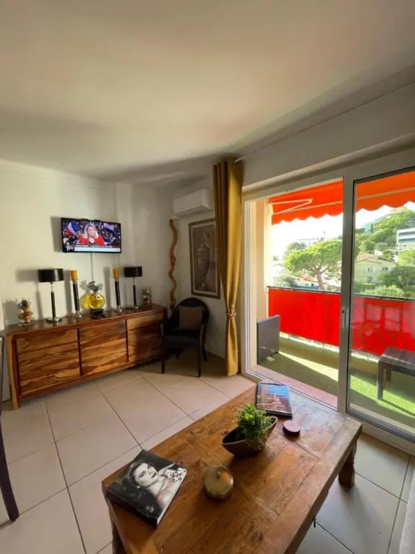 Charmant 2 Pièces Vue sur Mer et MONTE-CARLO à ROQUEBRUNE CAP MARTIN