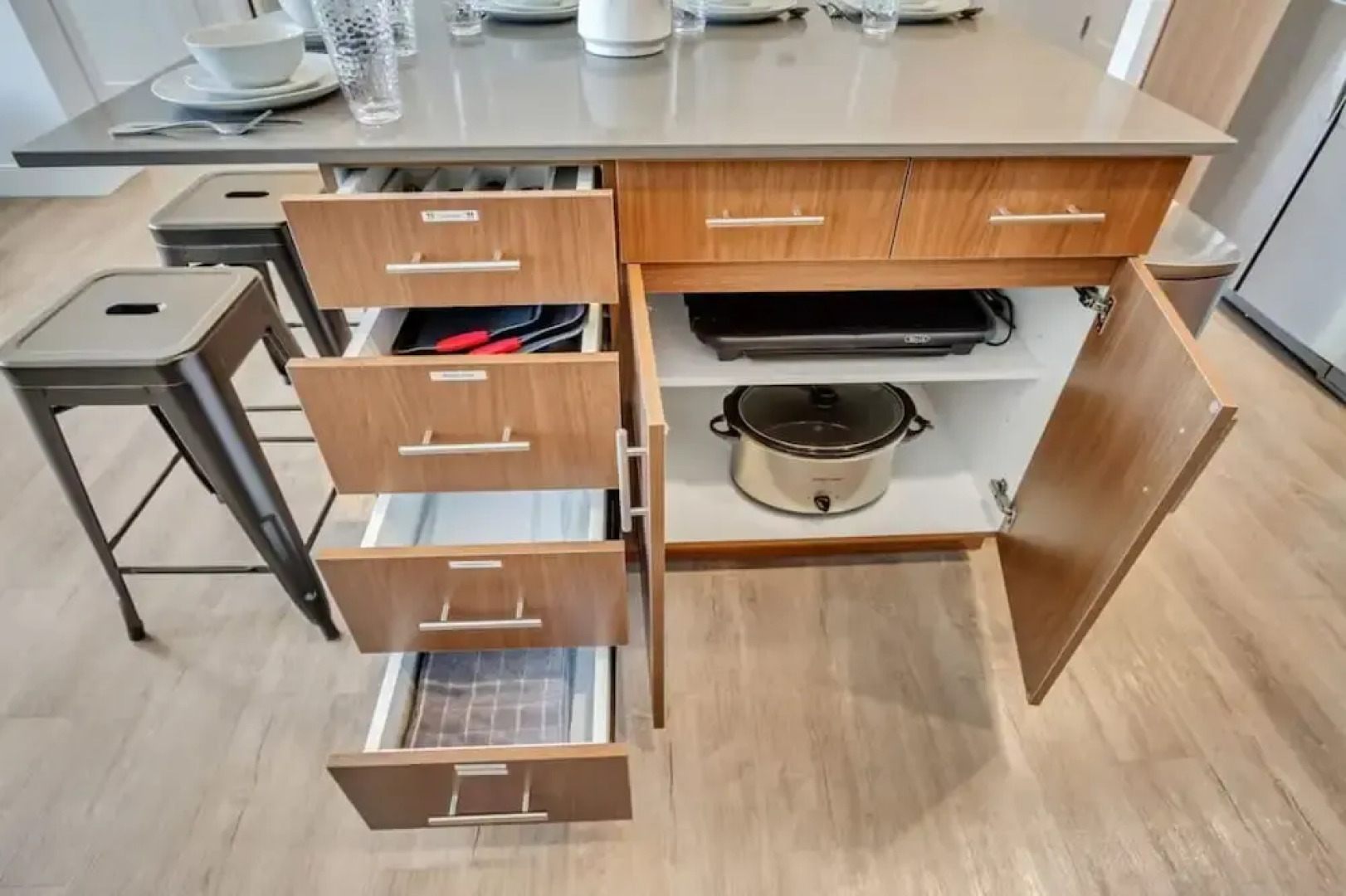 Upscale 2BR w Pool Gym Near Hill AFB