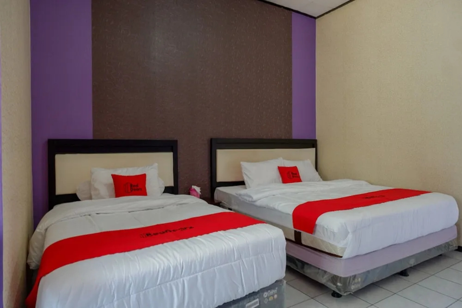 Ungu National Hotel by RedDoorz