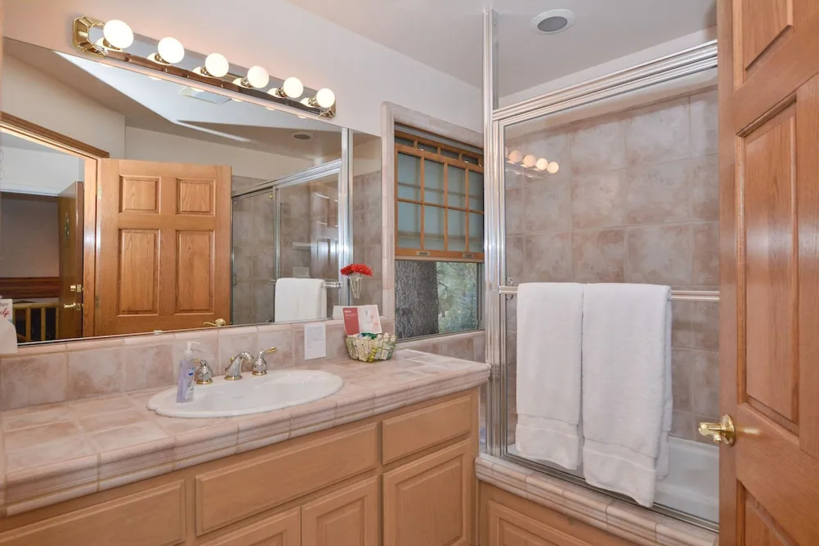 Alpenhorn Bed And Breakfast Inn