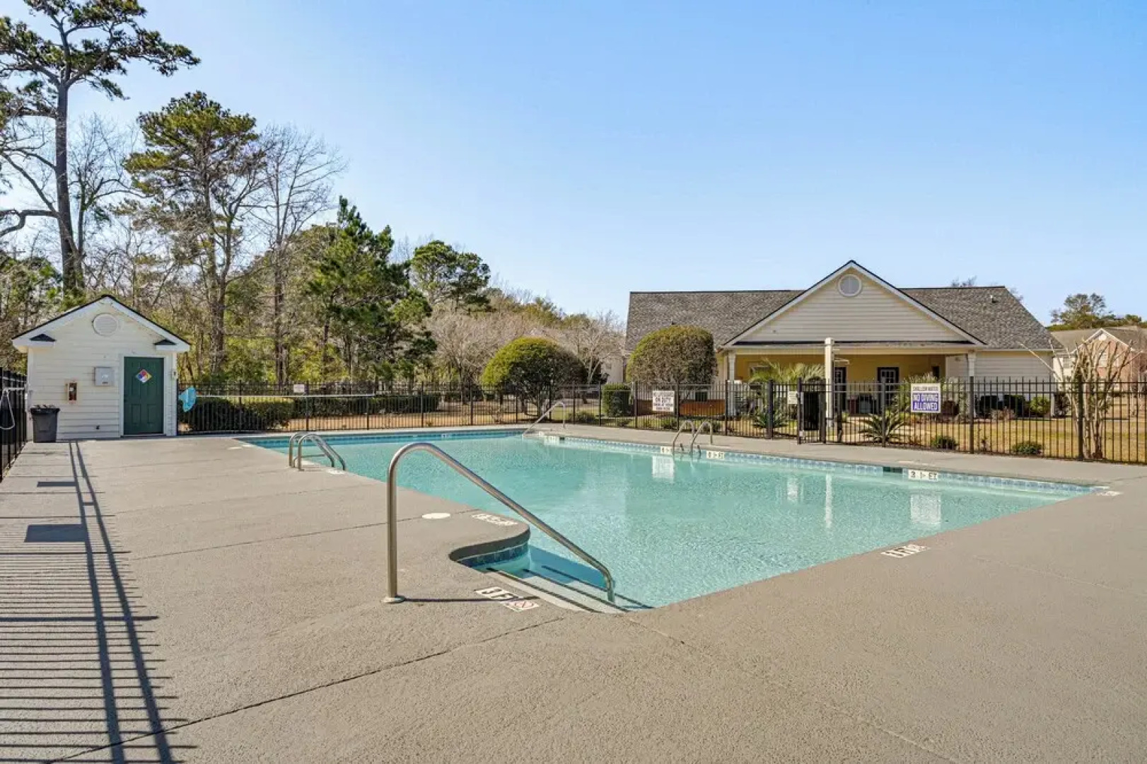 Murrells Inlet Condo w/ Pool Access, Near Beach!