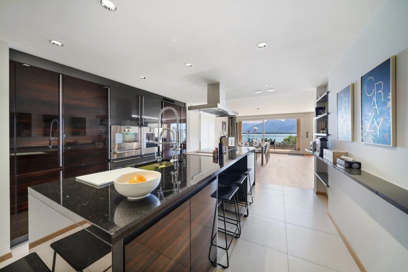 Montreux Panoramic Views 4BD Apartment