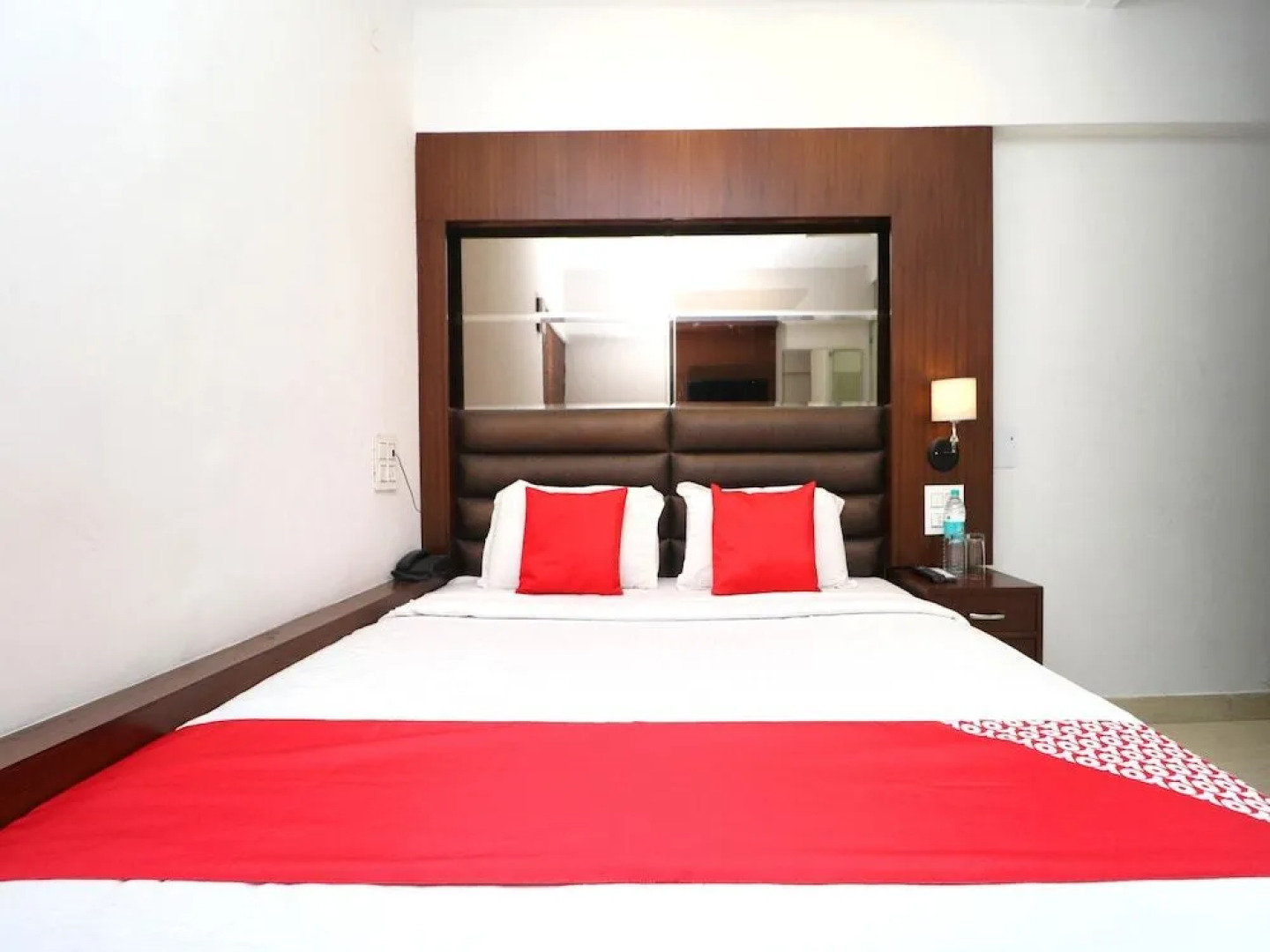 OYO 29950 Hotel Ml Pride