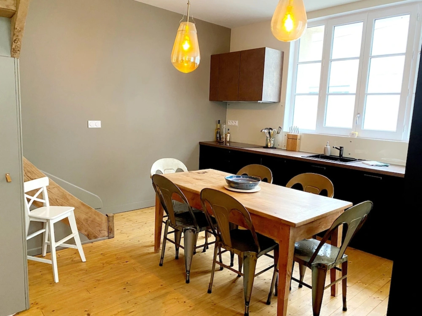 Chaleureuse Maison Avec Grande Terrasse au Calme