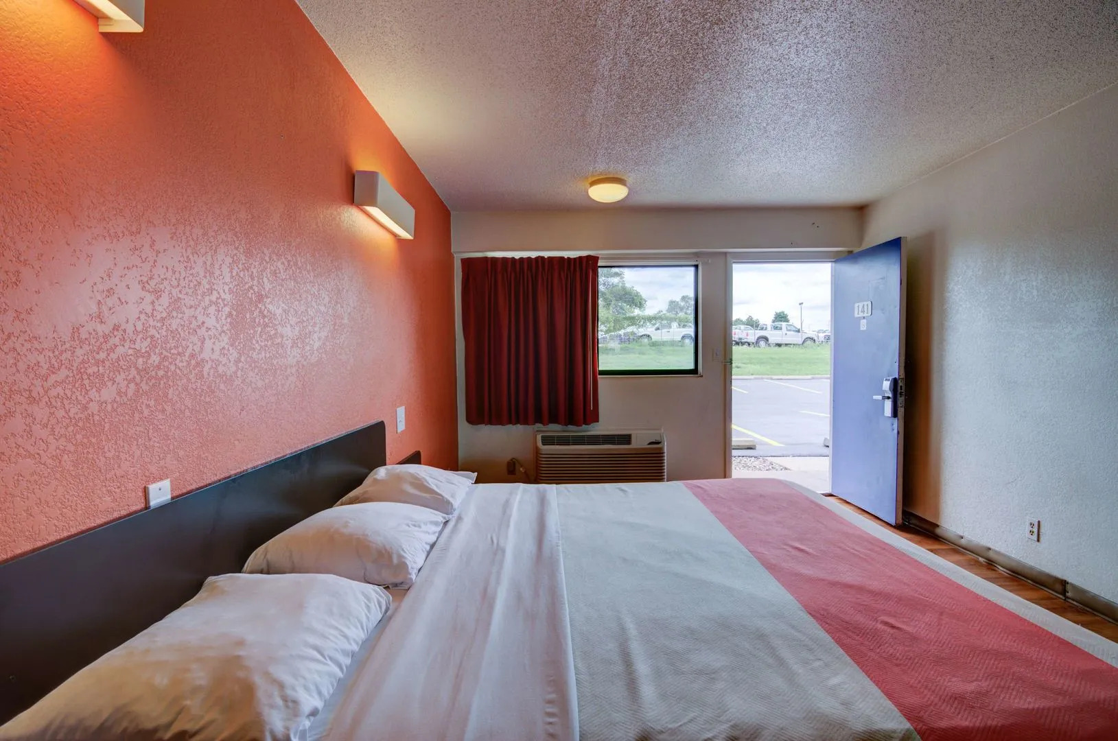 Motel 6 Kansas City, MO - Airport