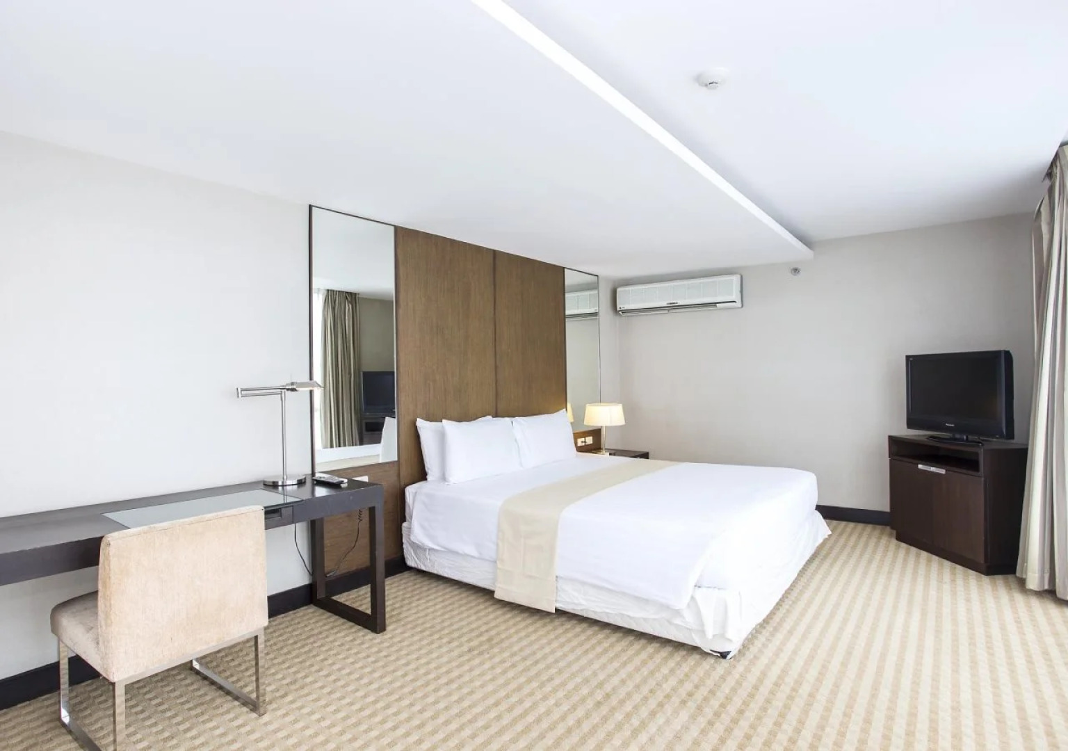 The Narathiwas Hotel & Residence Bangkok