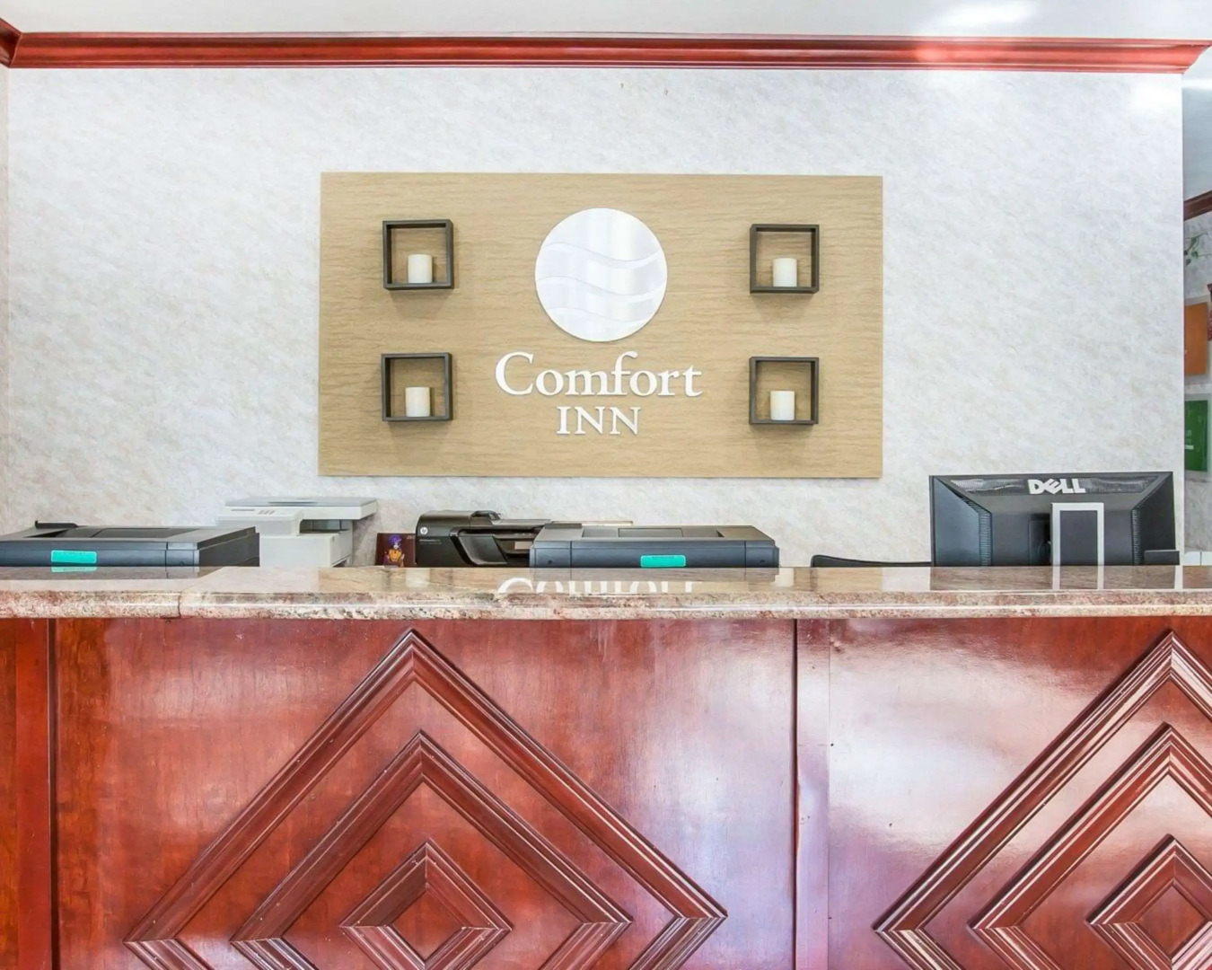 The Oakhurst Inn at Yosemite