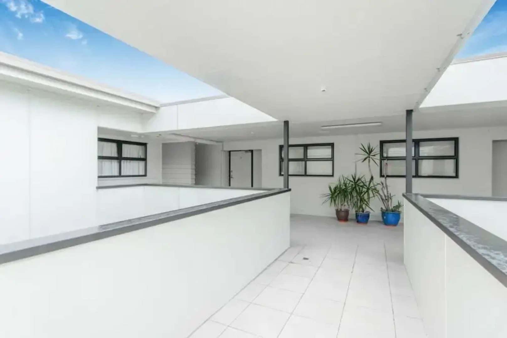 Cozy & Contemporary Apartment