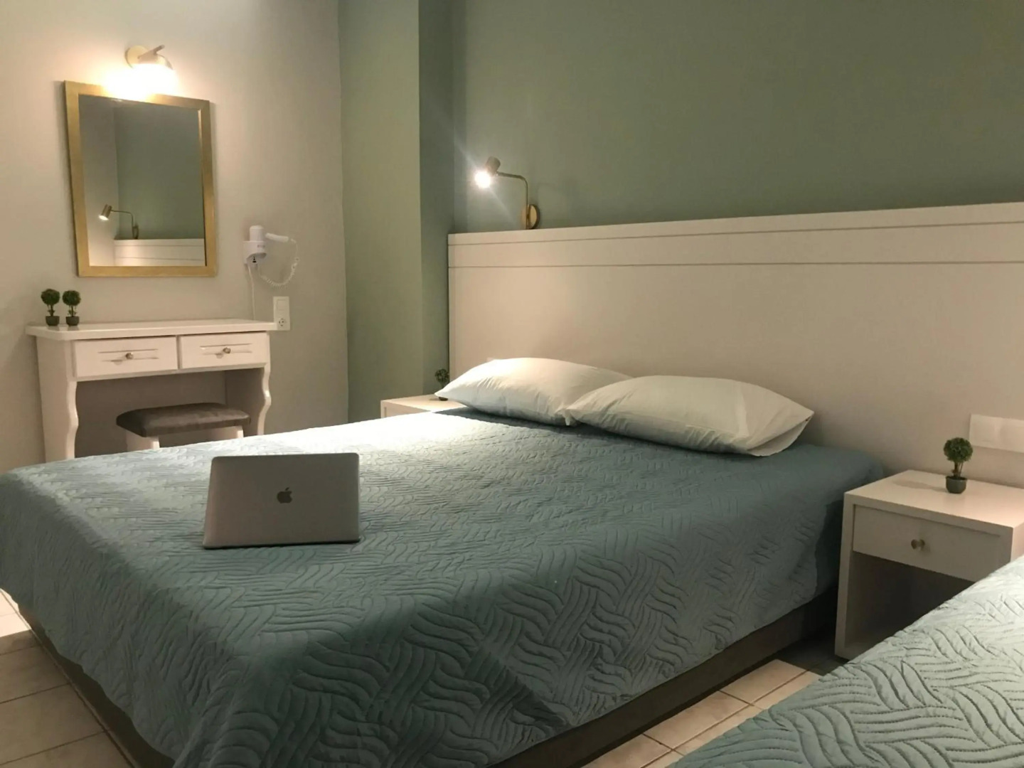 George Deluxe Apartments