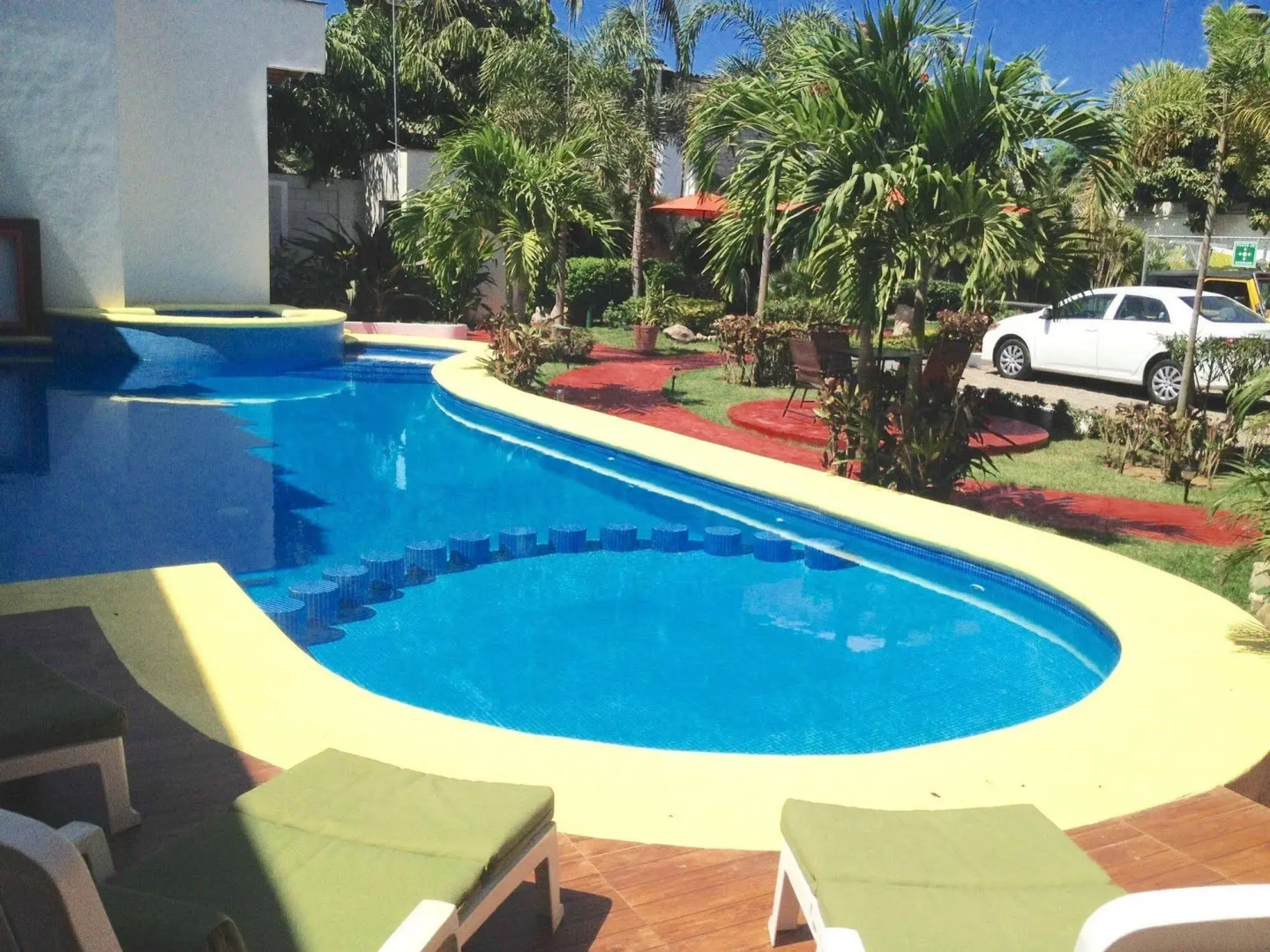 Hotel y Suites Los Encantos