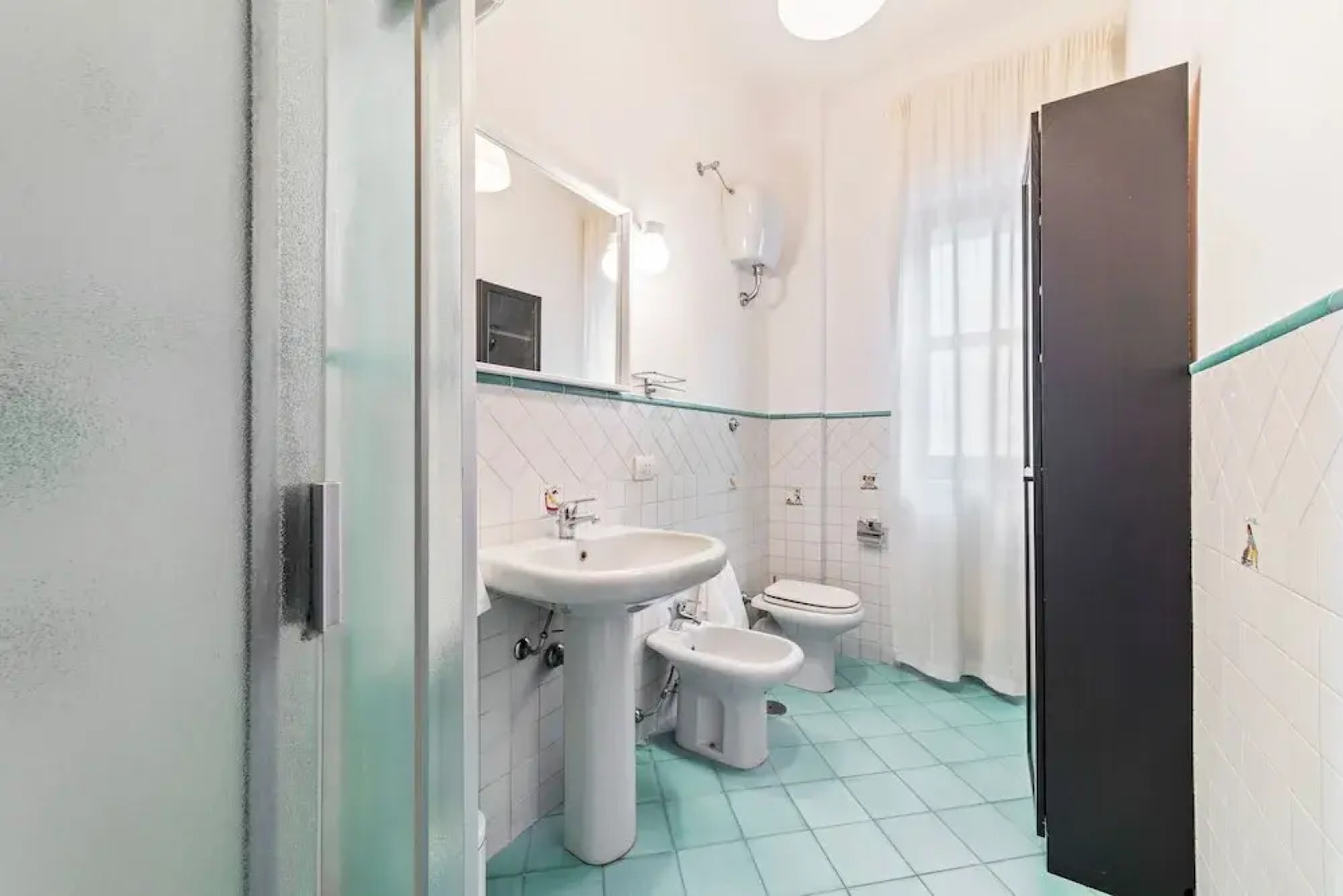 Vietri sul Mare Roomy Flat with Parking