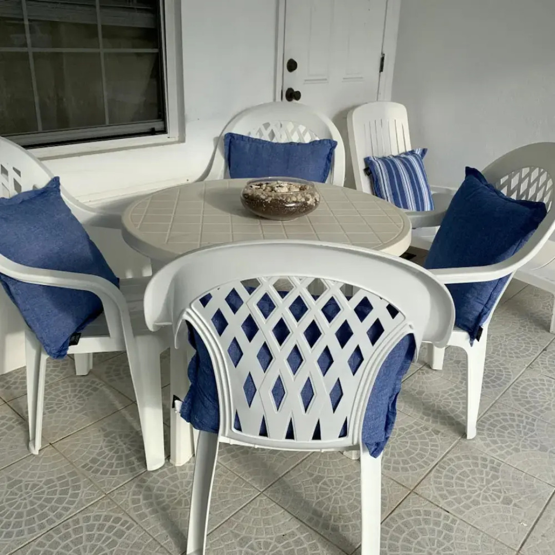 3 Suites Free Breakfast Steps to Beach