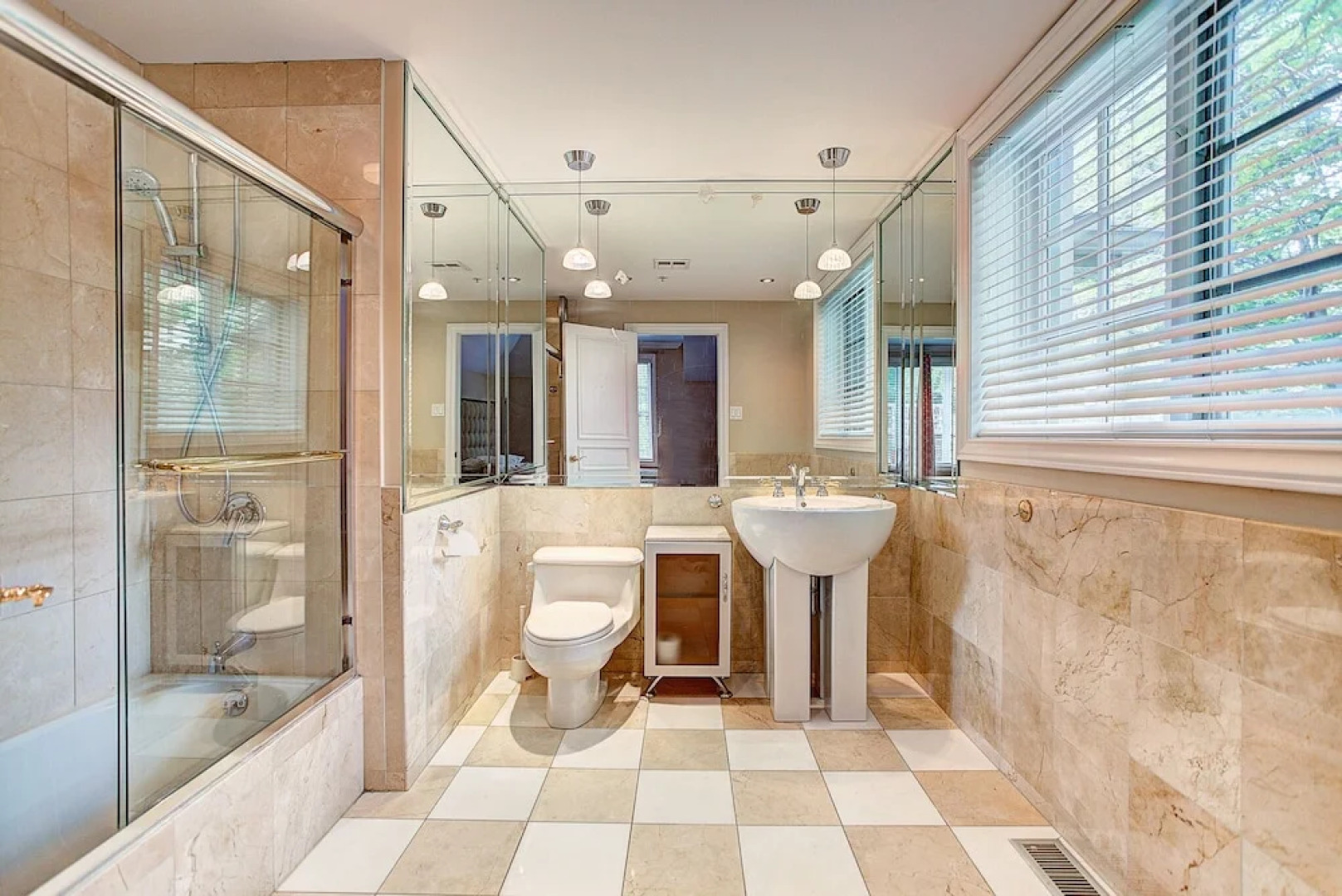 Luxury 5BR & Pool Home in Westmount MTL