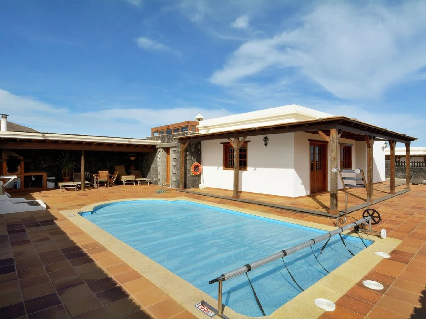 Spacious Villa in San Bartolomé With Swimming Pool