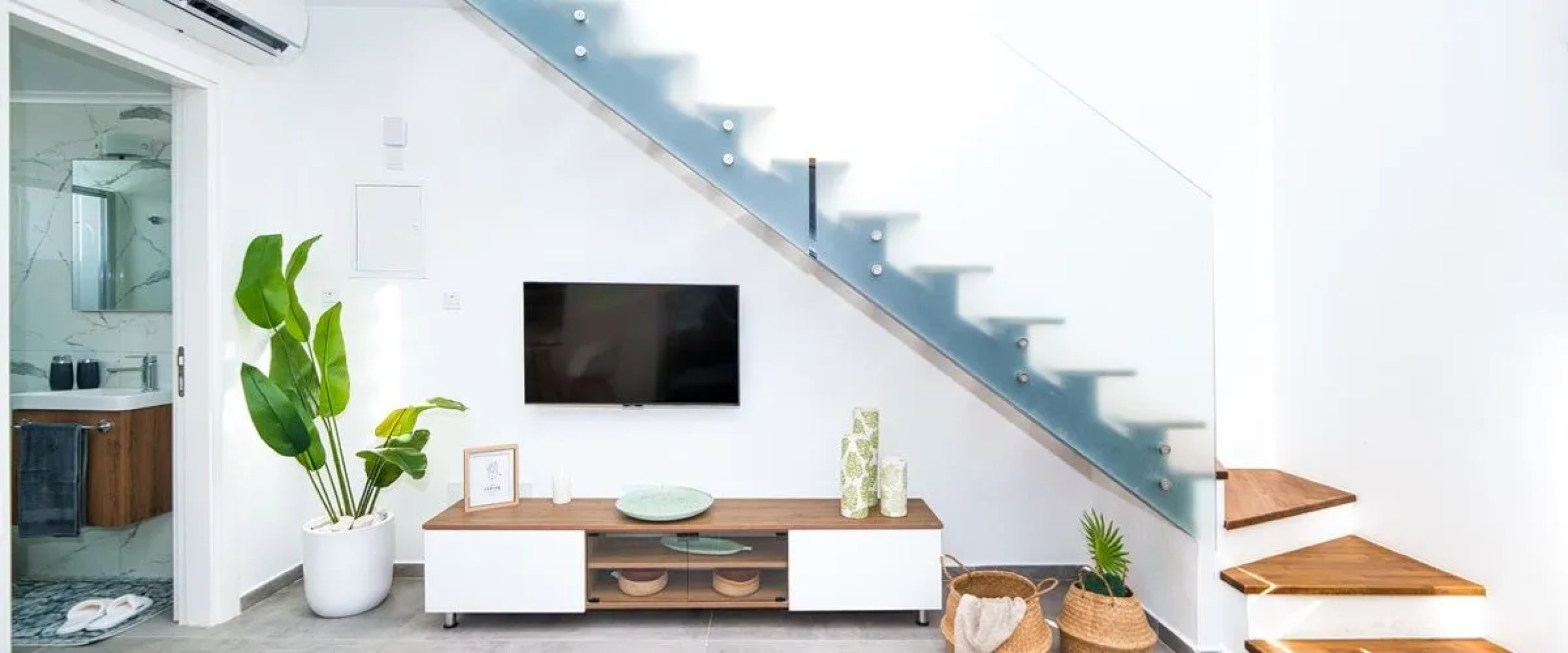 Four Seasons Life Official