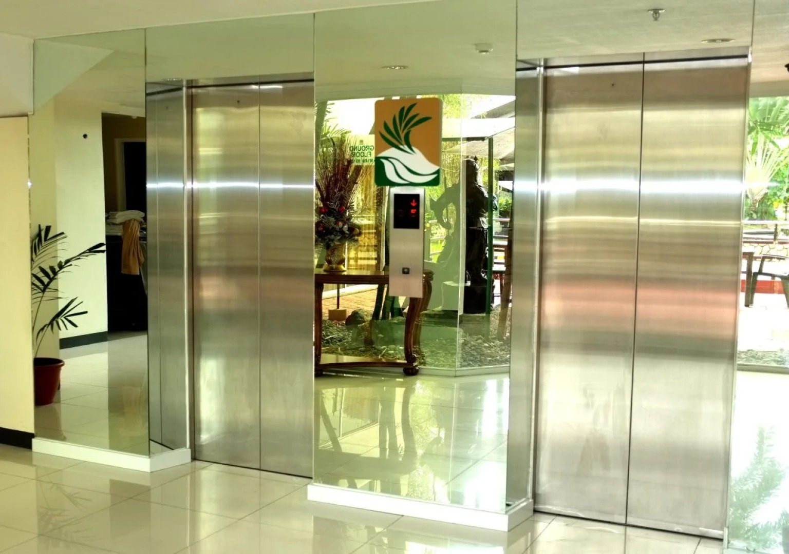 The Ritz Hotel at Garden Oases