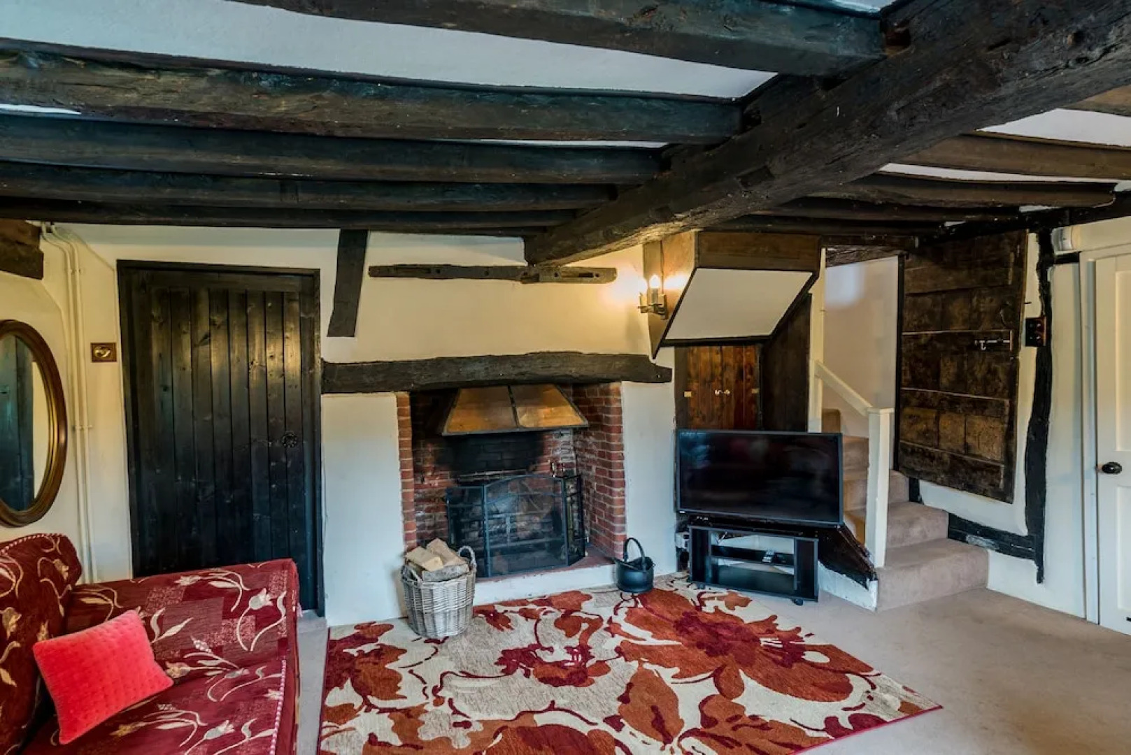 Yew Tree Cottage- Sleeps 12, Garden & Pet-friendly