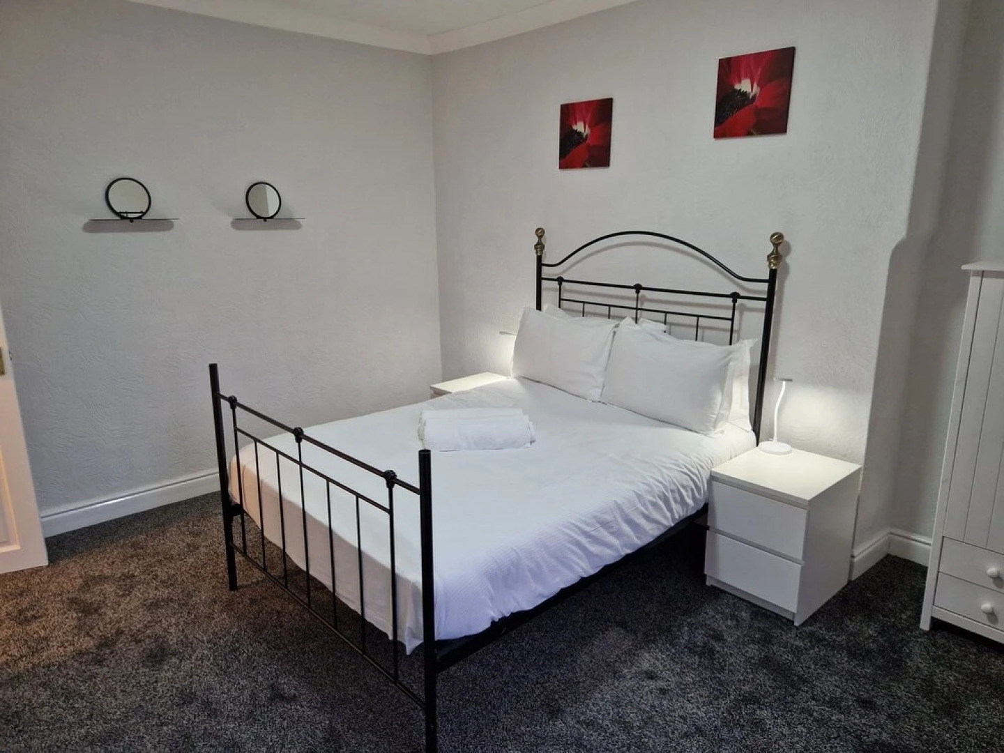 Birtley's Diamond 3 bed Apt, Sleeps 6 Guests