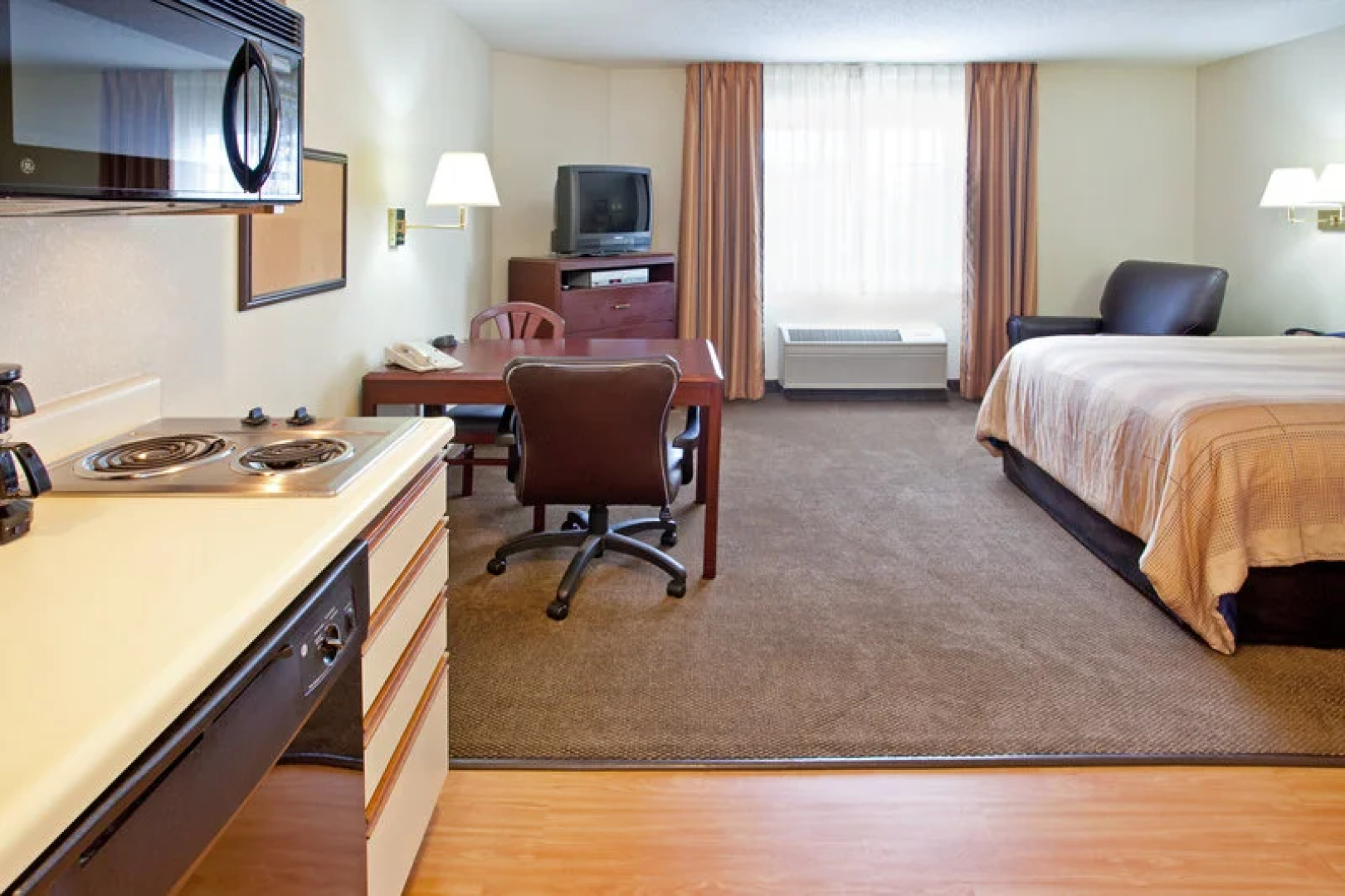 Hawthorn Suites by Wyndham Chicago Hoffman Estates