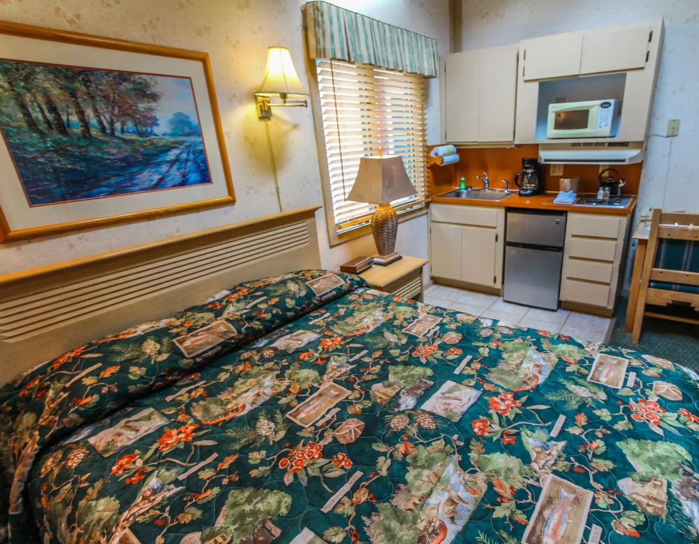 Smoketree Lodge by VRI Resort