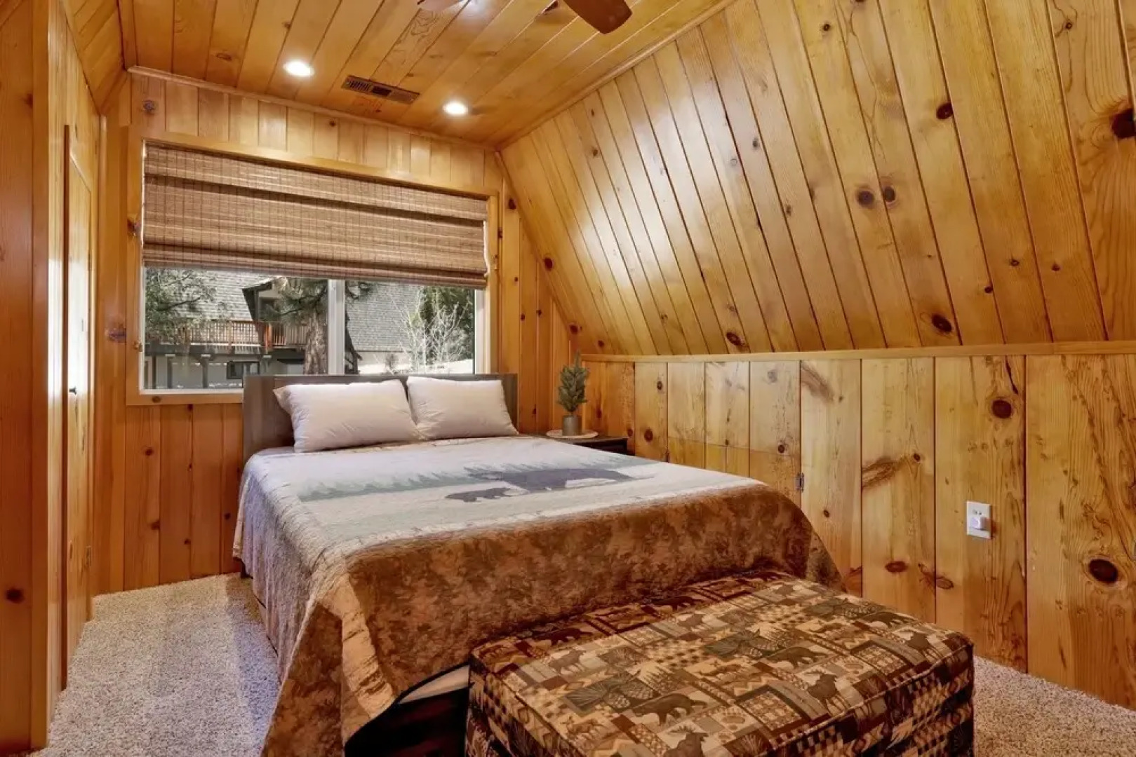 2164-fawnskin Tree House 3 Bedroom Home by Redawning