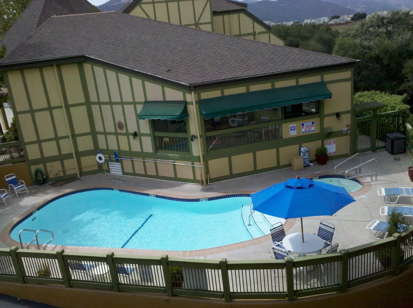 Vinland Hotel and Lounge