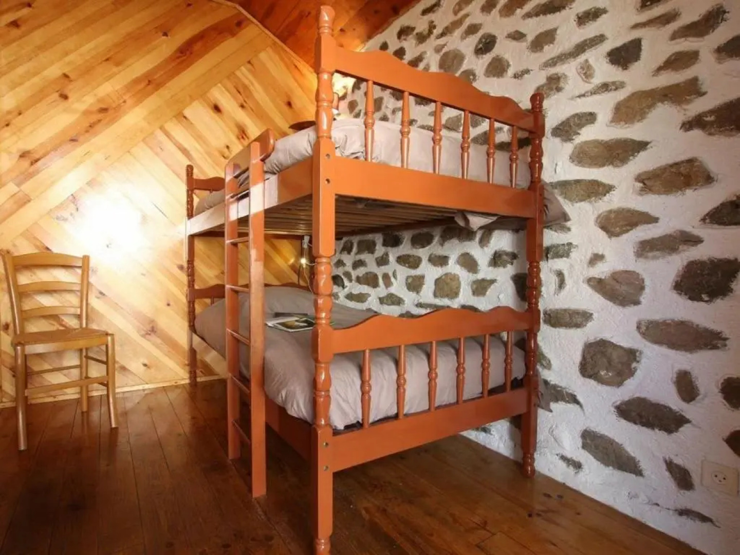 Gîte Saint-Julien-Chapteuil, 3 pièces, 4 personnes - FR-1-582-109