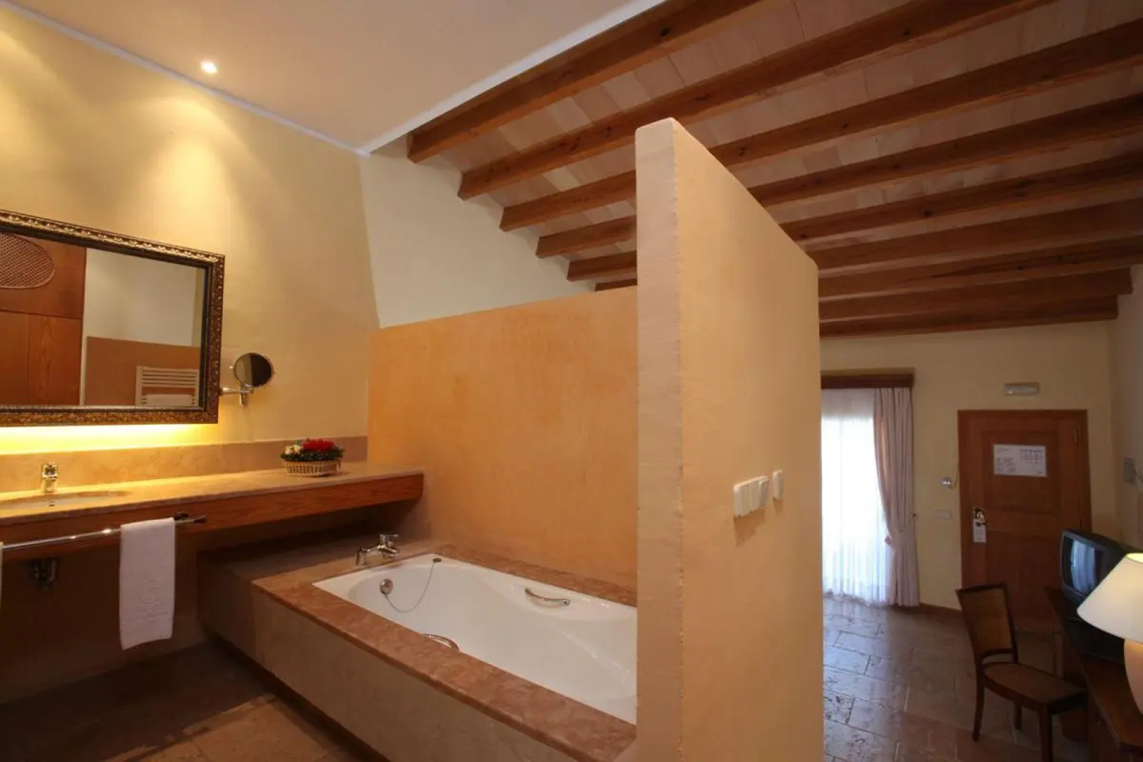 Pula Suites Boutique Resort