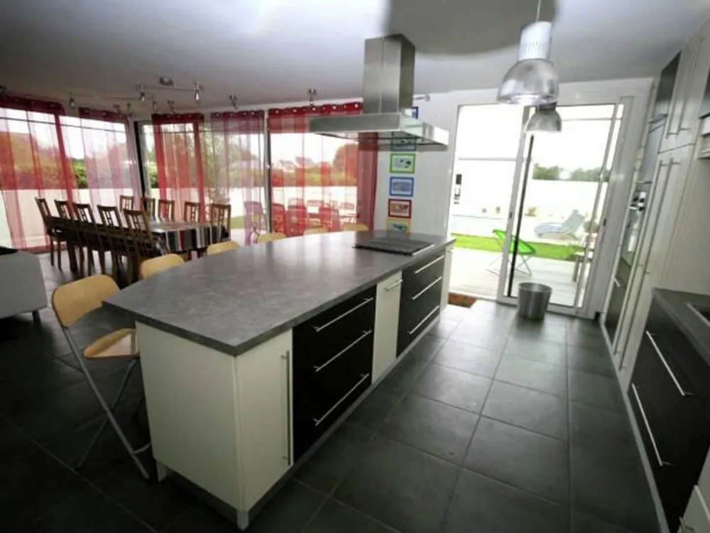 Luxurious Villa with Private Pool in Loctudy France