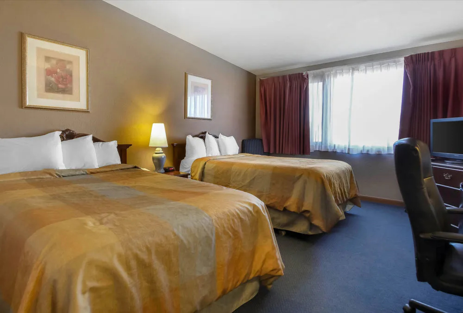 Quality Inn and Suites Beaver Dam