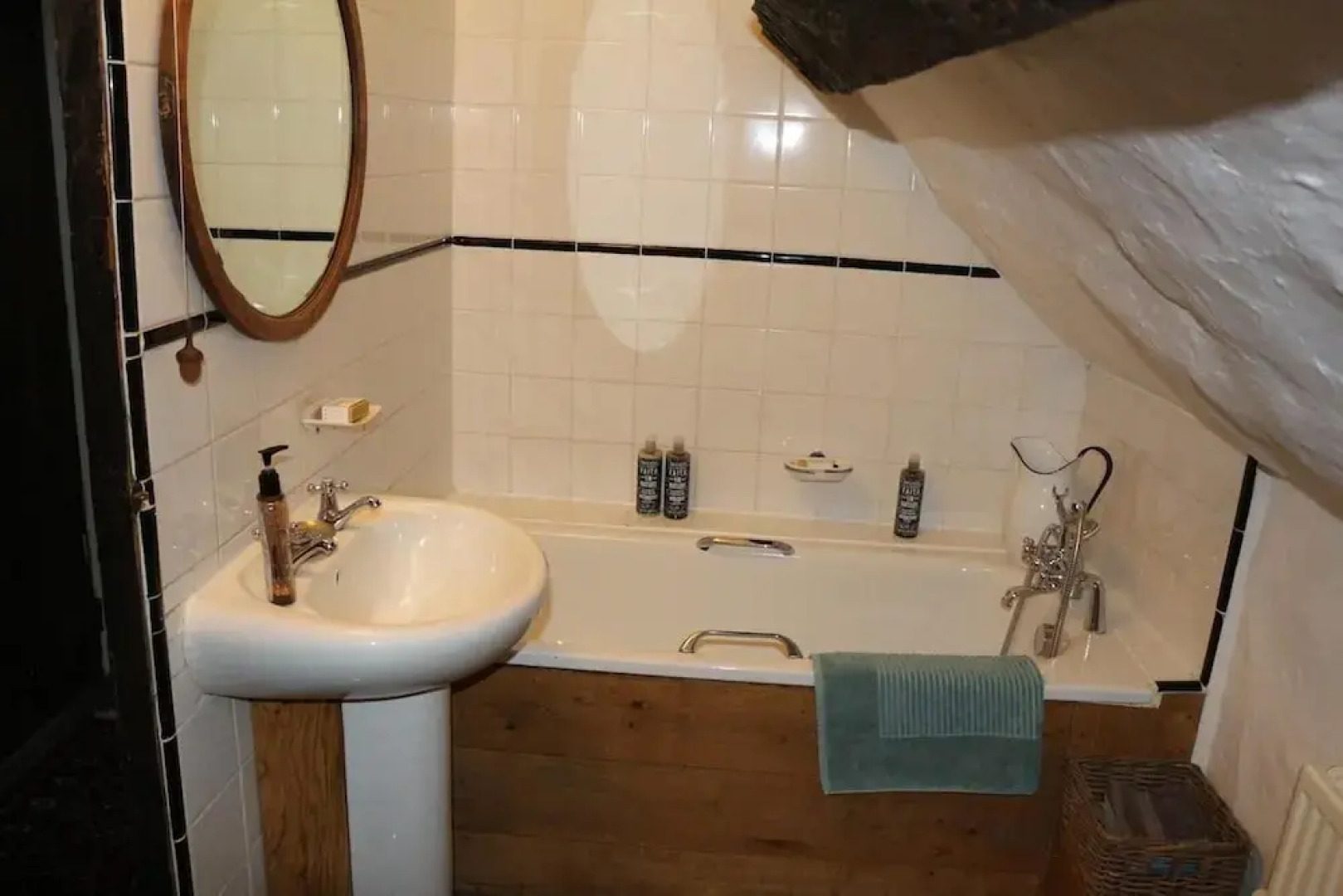 15th Century 3 Bedroom Cottage & Delightful Garden