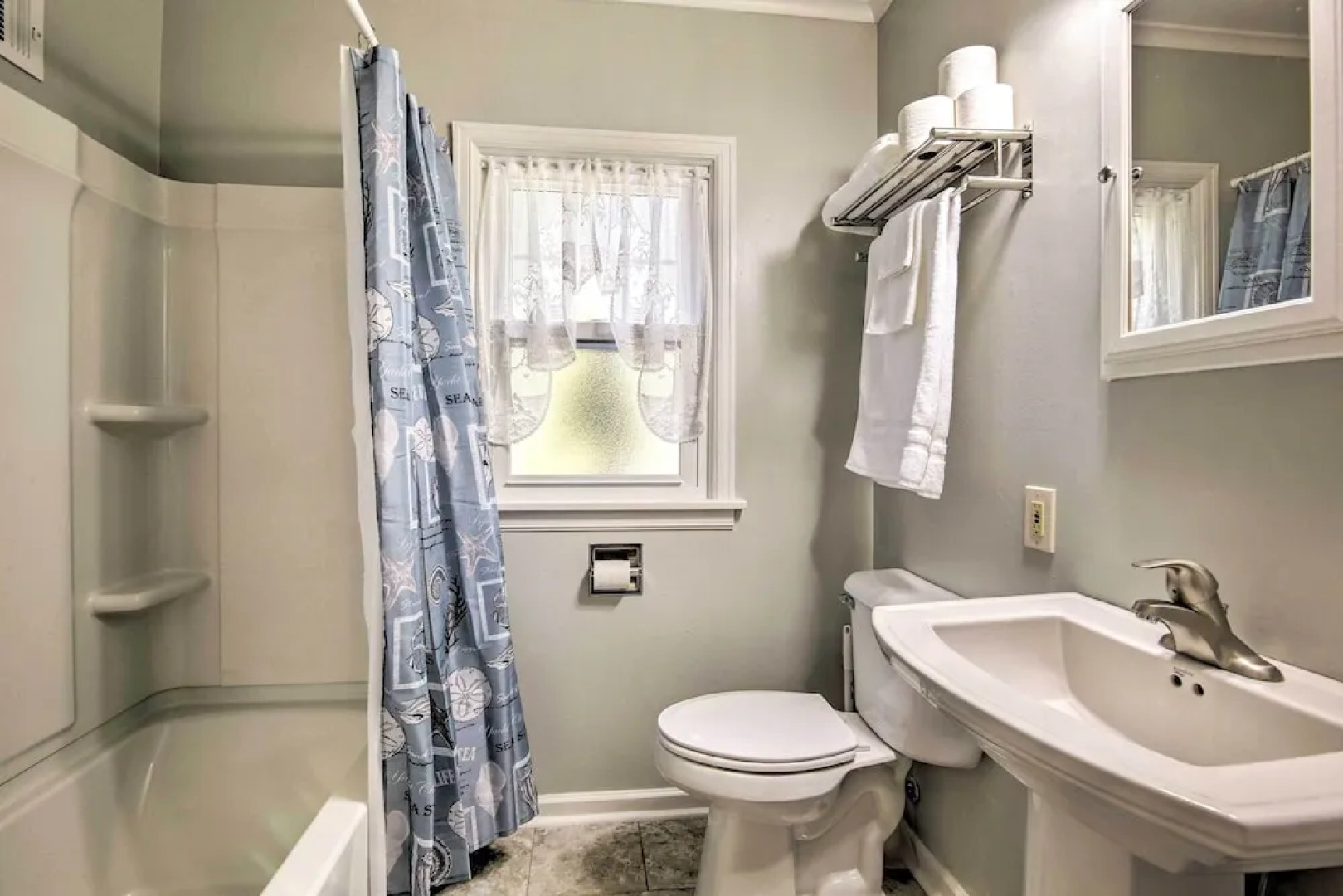 Modern Sturgeon Bay Home by Potawatomi State Park!