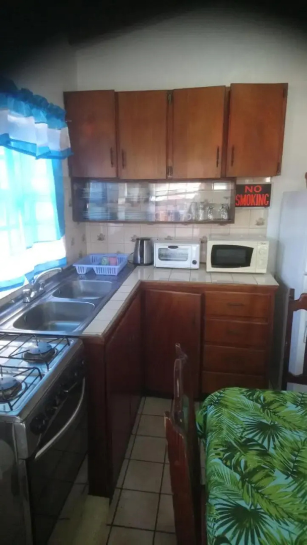 Tropical Breeze Guest House