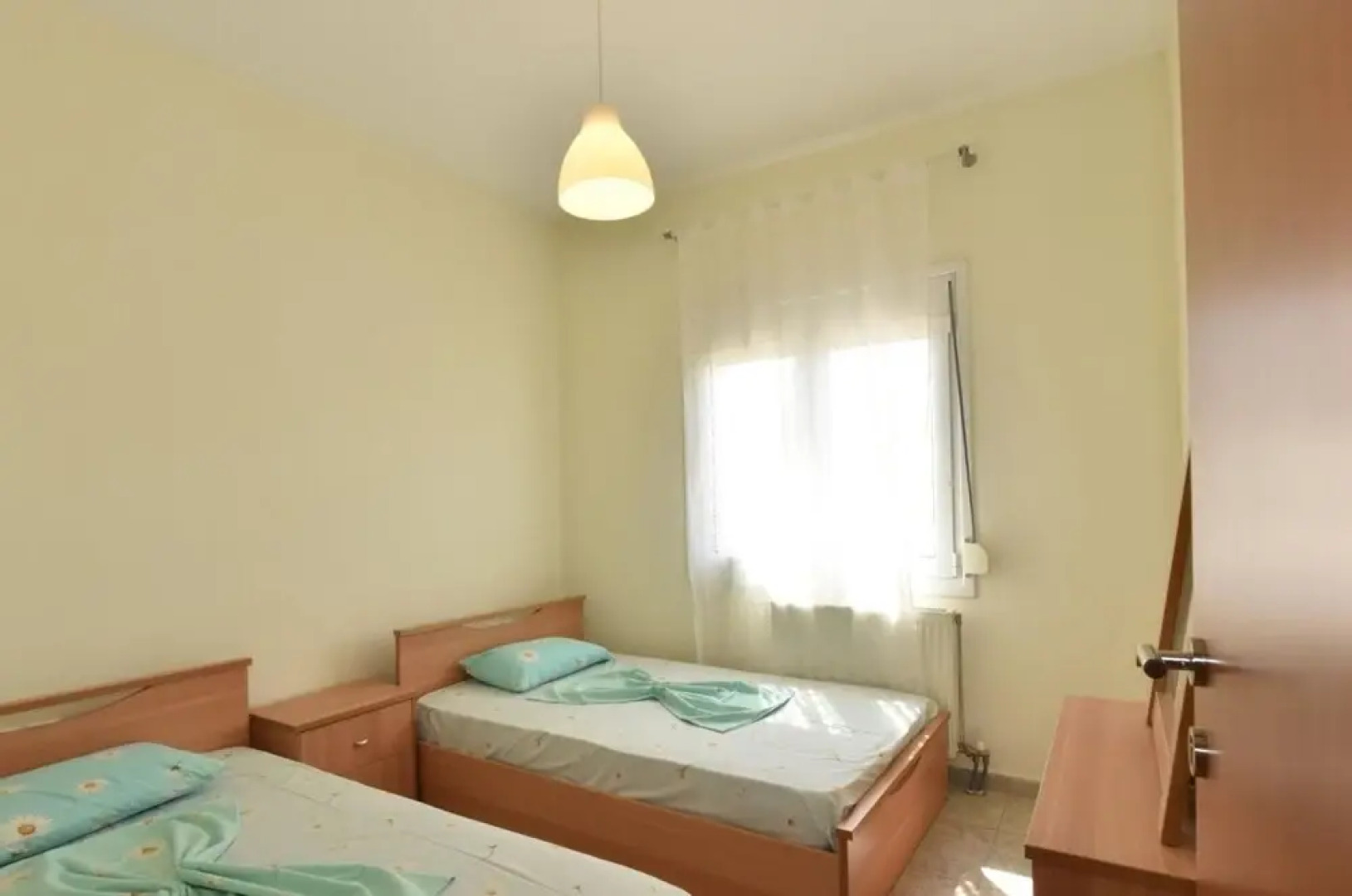 Svetlana s Family Right House by Travelpro S