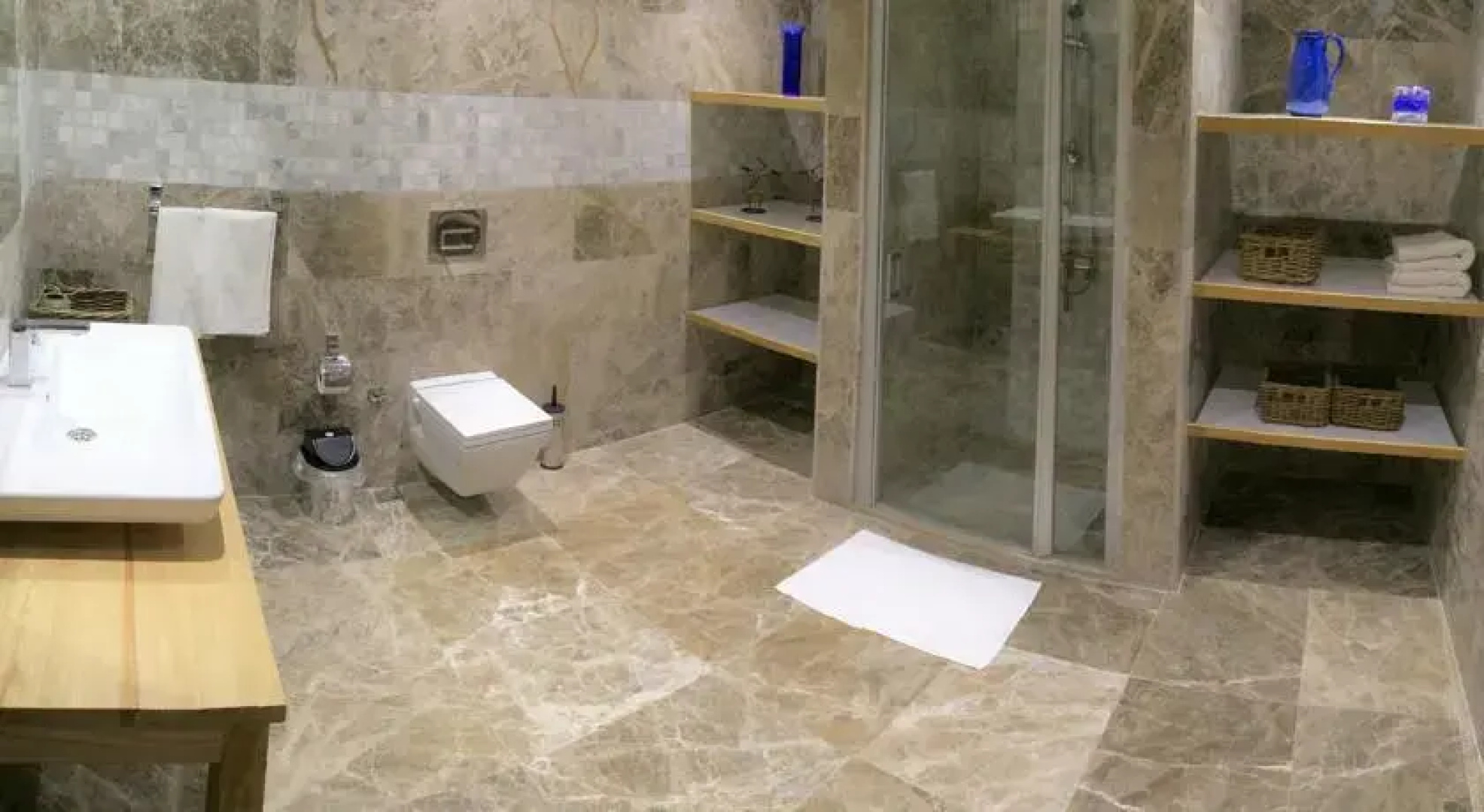 5 Kaza Hotel